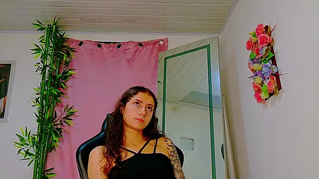 scarlet-jonesx Chat XXX in diretta