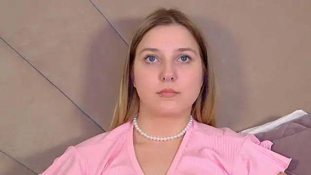 TinnaBurton Chat XXX in diretta