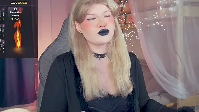 LilithNlsnのライブXXXチャット