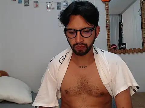 thomass1018 webcam show