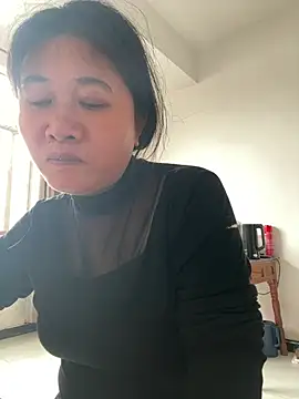 daaqnn élő XXX-chatje