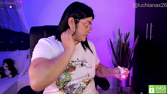 lucy26_ Adlı Modelin Canlı XXX Sohbeti