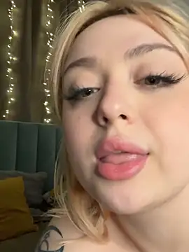 KellyMoorsのライブXXXチャット