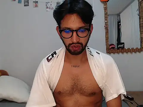 thomass1018 webcam show