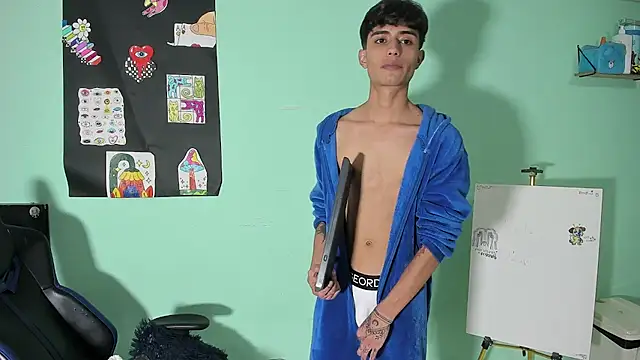 TYLERhHOT2005 Adlı Modelin Web Kamerası Şovu