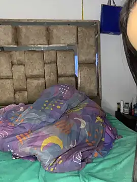 Lizzi_049 Adlı Modelin Canlı XXX Sohbeti