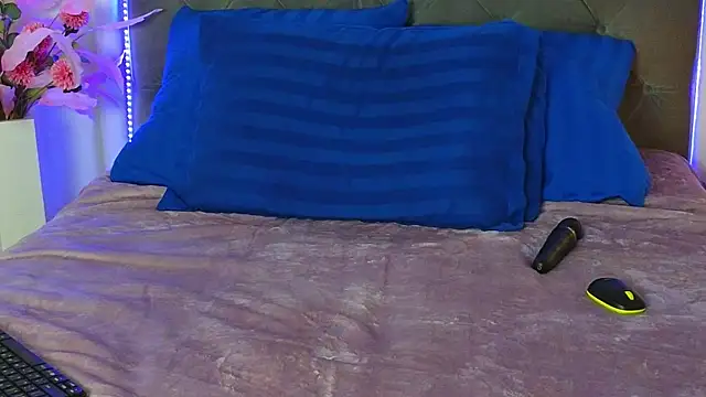 Ariana_Petite: онлайн-секс-чат