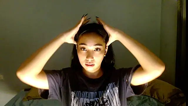 SweetLilly_18 Adlı Modelin Web Kamerası Şovu