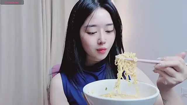 Miu-999 Chat XXX in diretta