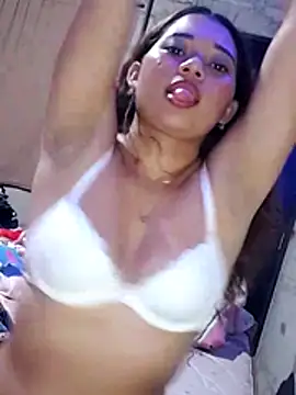 Chatroom XXX en direct de Violethroos