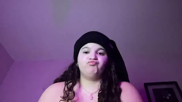 Онлайн чат XXX SoyOceanne