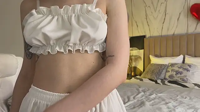 _Vikky_Moon_'s Live XXX Chat