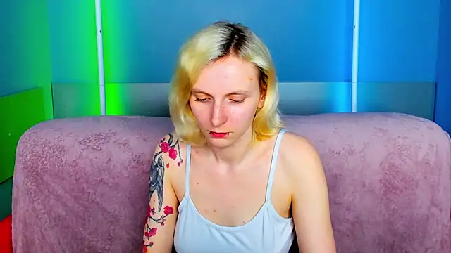 LikiLips' Live XXX Chat