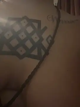 nickytheehawtie: απευθείας συνομιλία ΧΧΧ