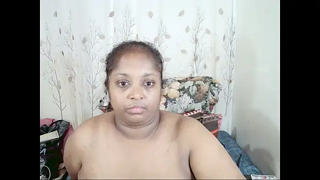 Chat XXX en directo de Indiantasha