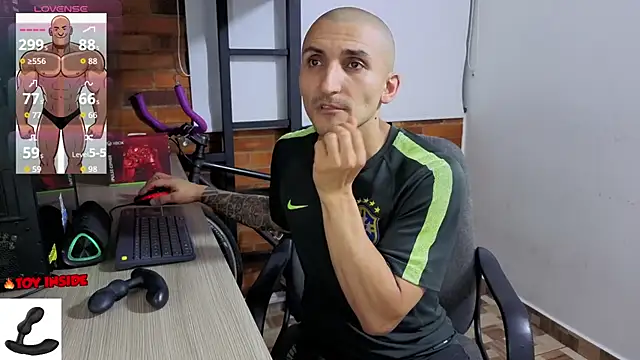 Chat XXX ao vivo de Marck_Muscle