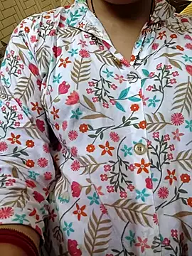 Saishaa Show in webcam