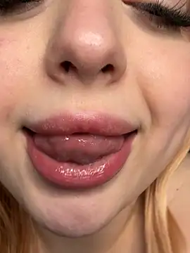 Chat XXX Live KellyMoors