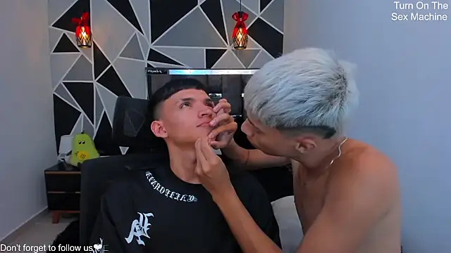 Juan_Nd_Steven's Live XXX Chat