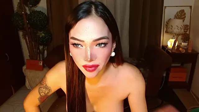 Show modela MouthWatering_Ayesha na web-kameri