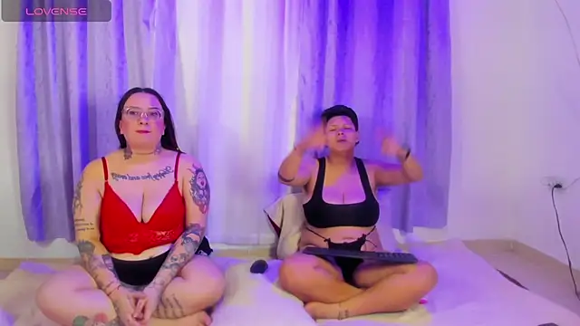 MiaYMolly 现场XXX聊天