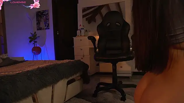 XXX chat uživo modela Miaa_k7