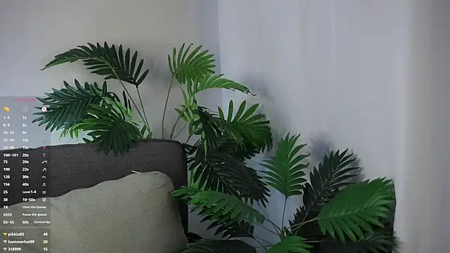 XXX chat uživo modela ClarineCasebolt