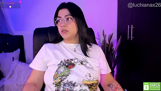 XXX chat uživo modela lucy26_