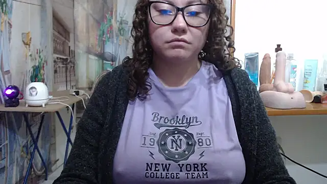 XXX chat uživo modela curly_greeneyed