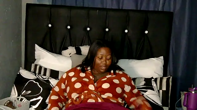 XXX chat uživo modela caramelbooty69