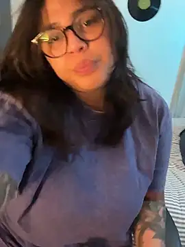 XXX chat uživo modela miacanela_xo