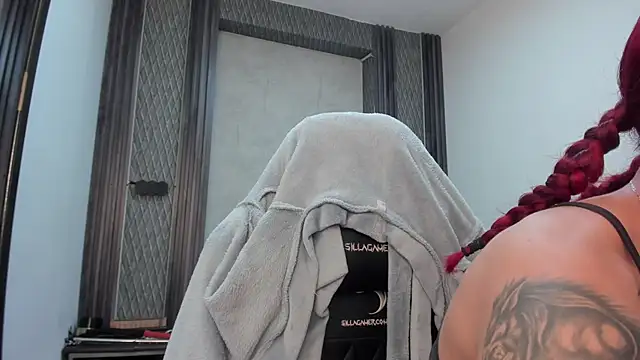 XXX chat uživo modela selene_red_