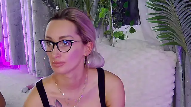 IsabelleEthan's Live XXX Chat