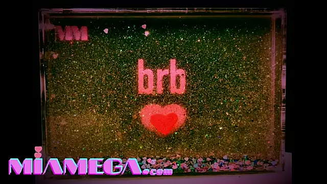 MiaMega élő XXX-chatje