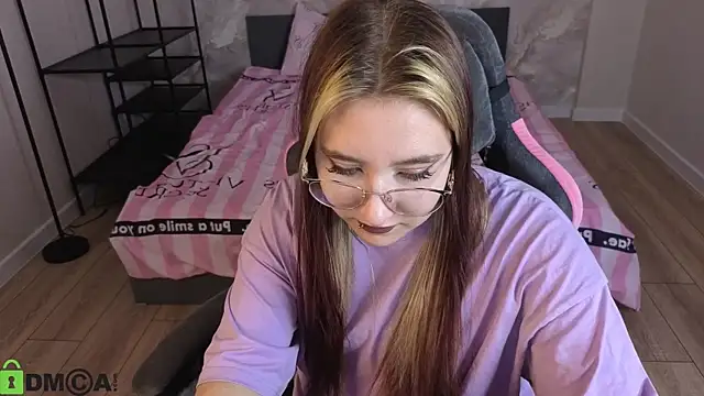 Luna_Host's Live XXX Chat