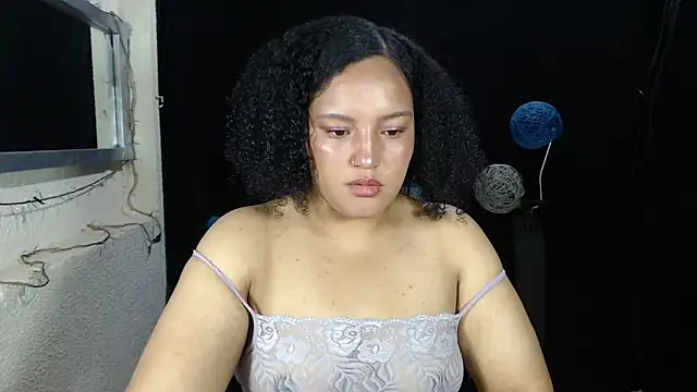 SofiaRoyal2308 Chat XXX in diretta