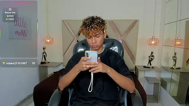 Anyelo_Twink Webcamshow