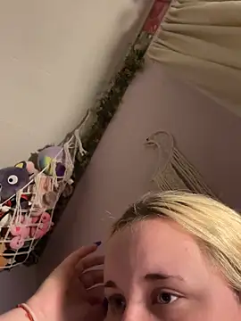 imawhorenslut19 live XXX chat