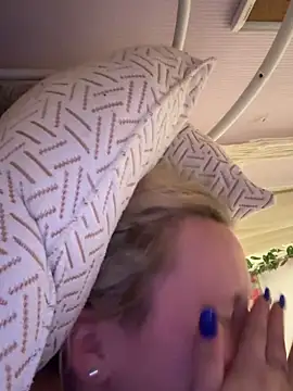 imawhorenslut19's Live XXX Chat