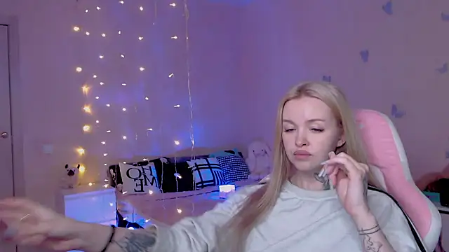 Chat +18 de Naughty_Mable ao vivo