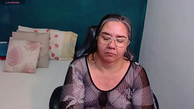Chat +18 de scaelettdubois ao vivo