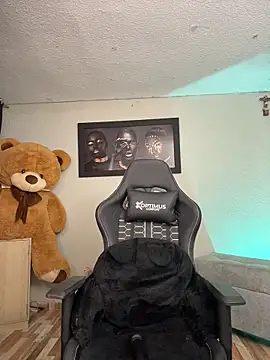 kim_zaratte's Live XXX Chat