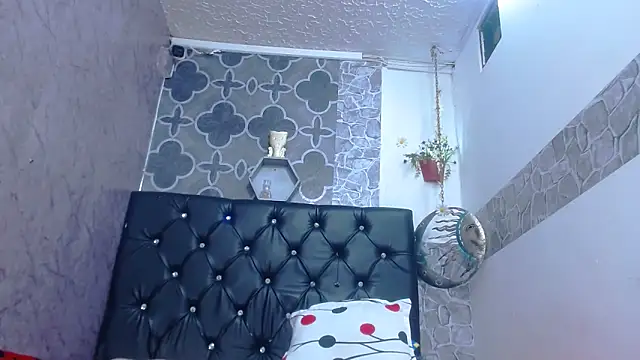 sexyboys_cutex18 即時 XXX 聊天