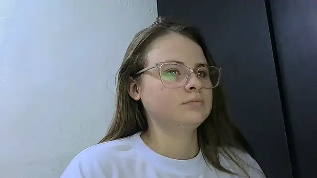 Chatroom XXX en direct de HellenMiyer1111