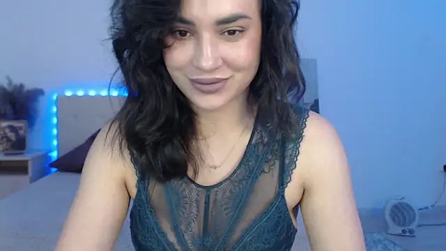 RoxannePureのライブXXXチャット