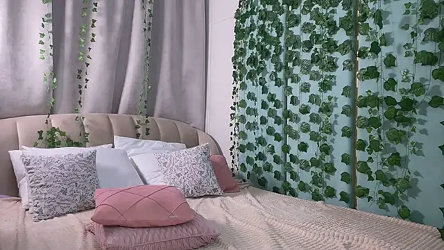 Love_is_Lolaのウェブカメラショー