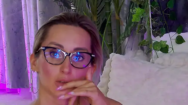 IsabelleEthan Live XXX-Chat