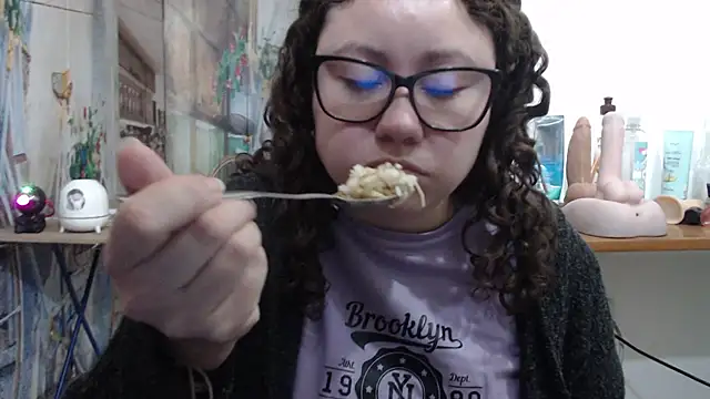 curly_greeneyed Chat XXX live