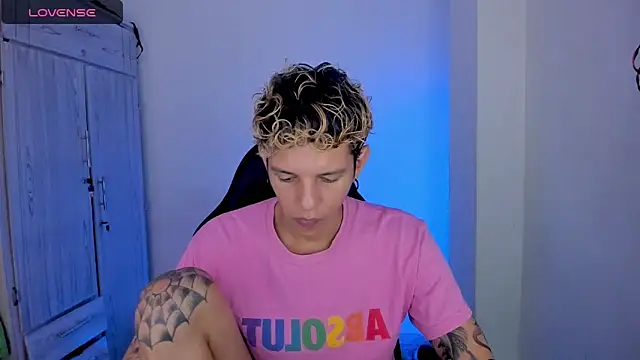 tylernova Chat XXX live