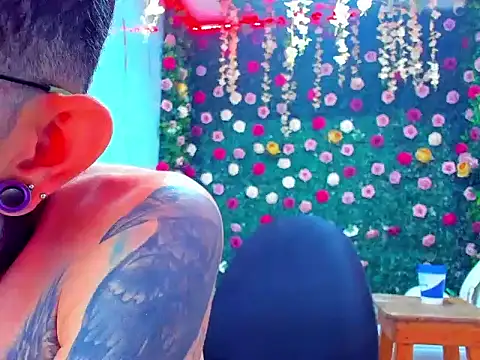 Boy_tatto77: онлайн-секс-чат